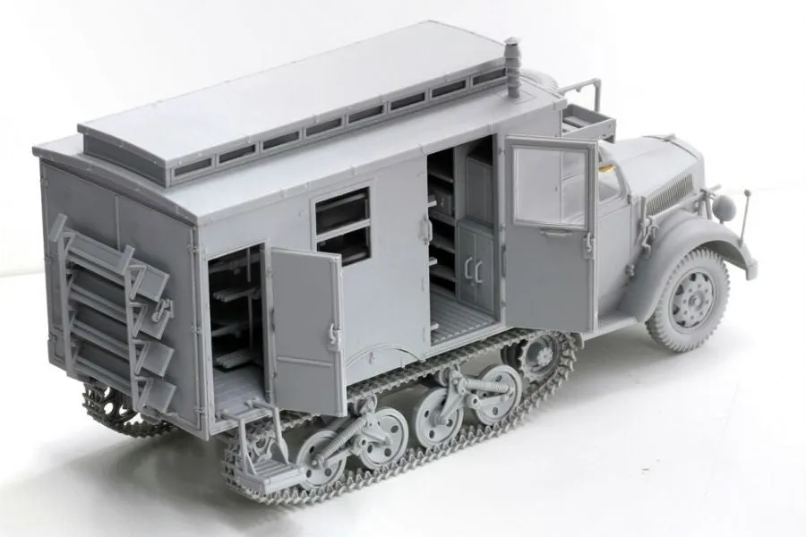 Dragon 1/35 Sd.Kfz.3 Maultier Ambulance | 6766